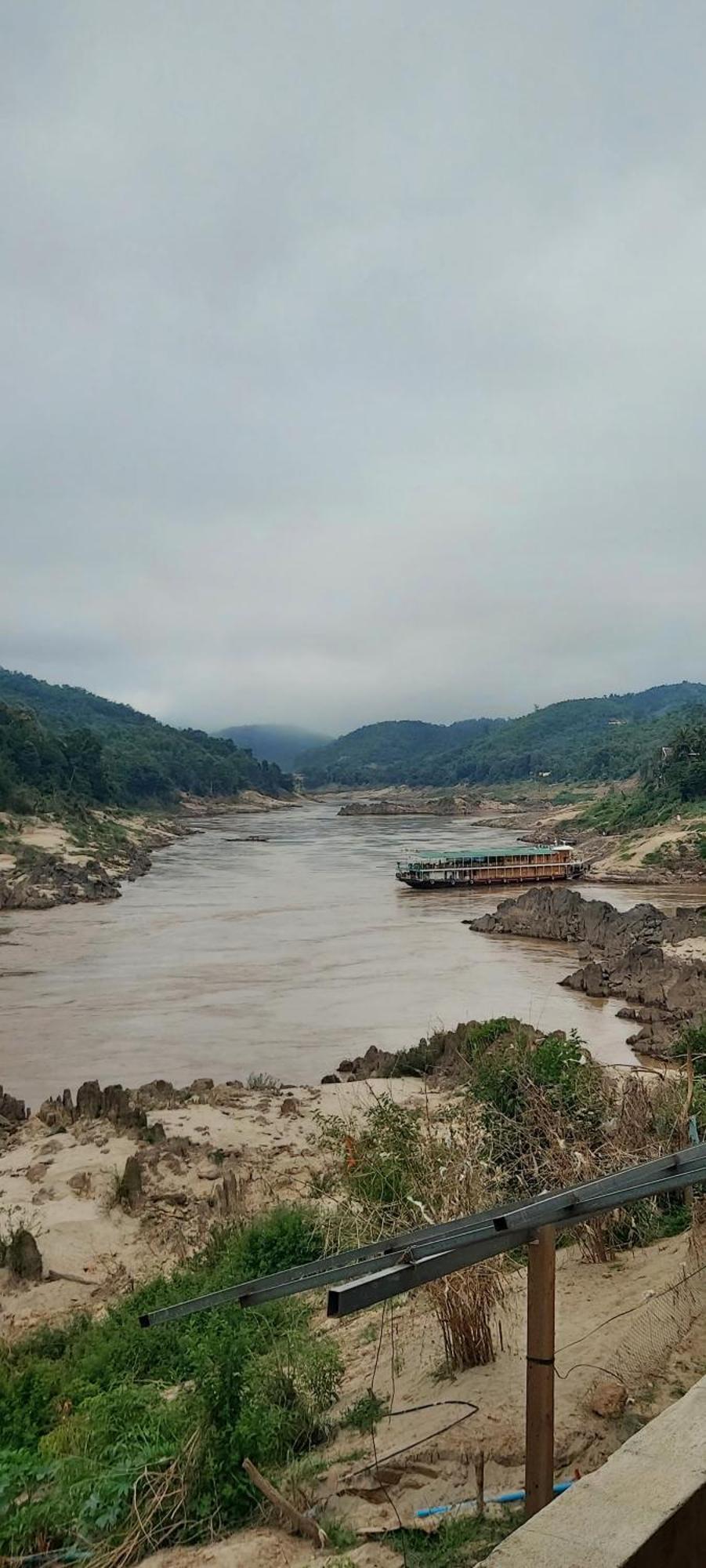 Апартаменты Mekong Backpackers Пакбенг Экстерьер фото